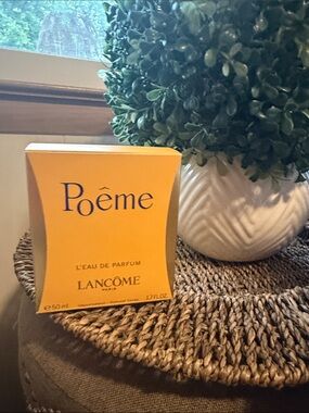 Lancôme Poême Yellow Box Eau de Parfum perfume 1.7 fl oz
